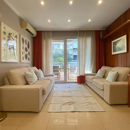 דירה Centric With Balcony *